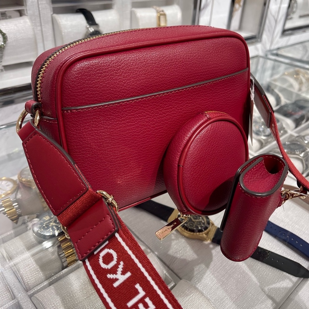 Michael Kors Jet Set Md Leather Crossbody Bag Case for Apple Airpods Pro®
Cherry - Picture 13 of 16